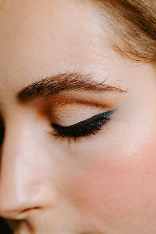 Frosted Peach Eyeshadow Palette - Image 3